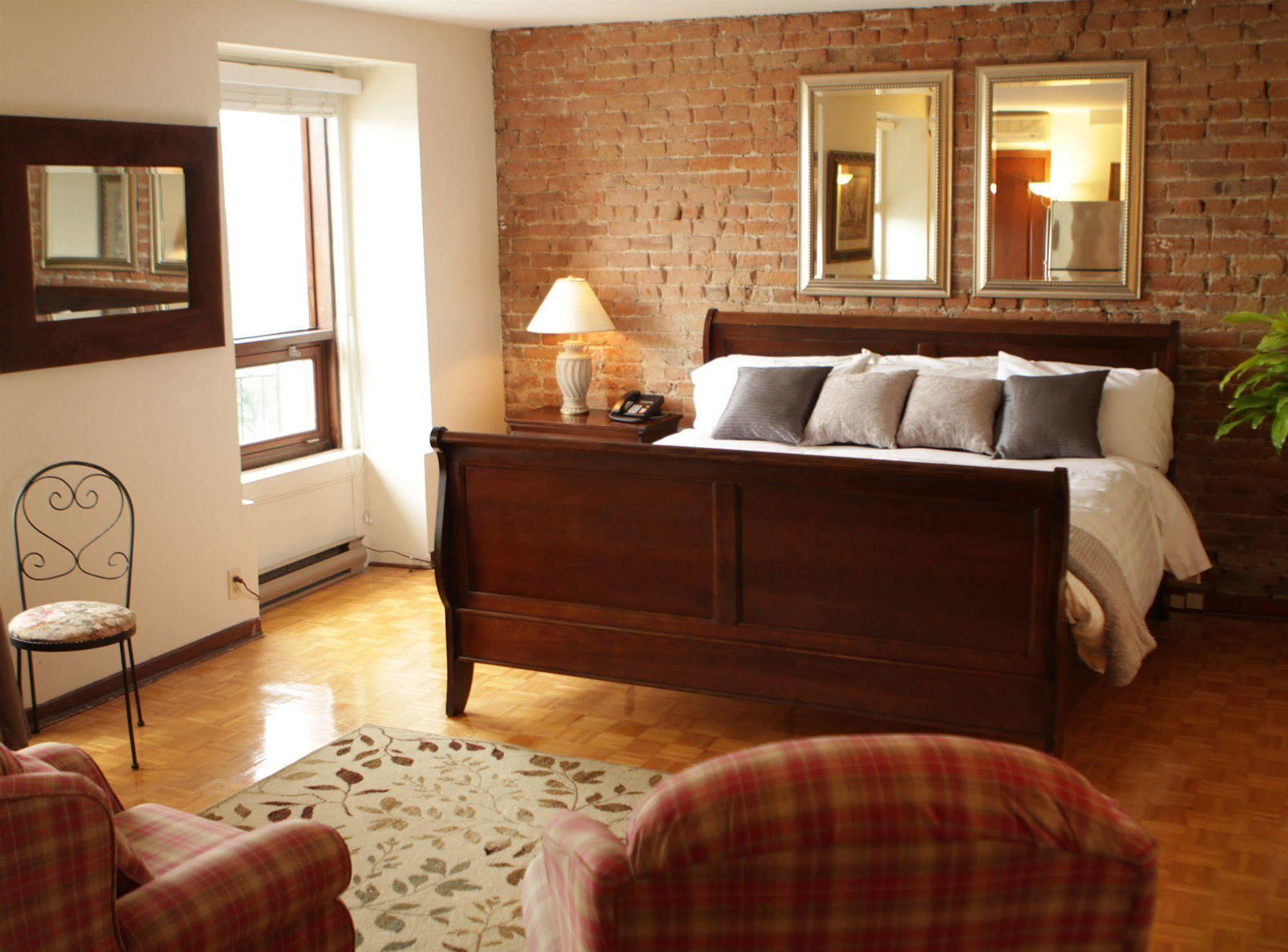 Auberge De La Place Royale Montreal Room photo
